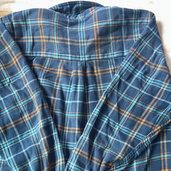 L.L. Bean 100% Organic Cotton Blue and Gold Plaid Shirt Size M - Picture 6 of 10